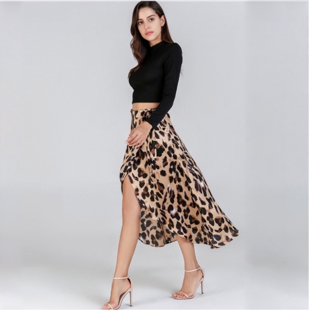 🆕 Animal Print Leopard Skirt - Picture 4 of 5